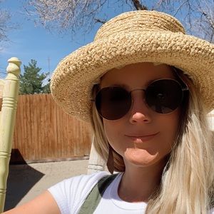 Meet your Posher, Maddie